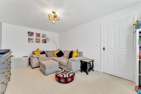 4 bedroom detached house to rent, Fielders Drive, Leicester LE7