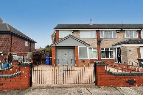 3 bedroom semi-detached house to rent, Montgomery Road, Widnes