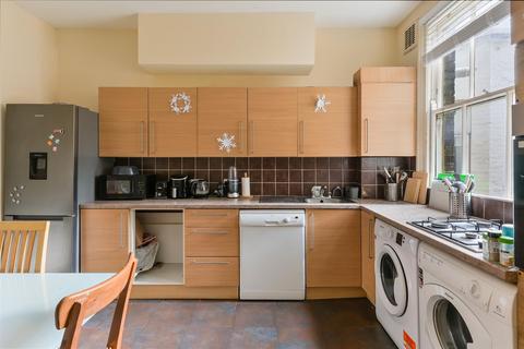 2 bedroom flat for sale, College Place, Camden, NW1