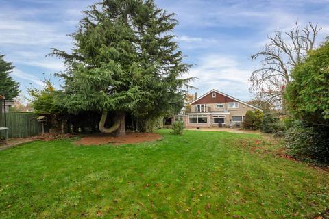 4 bedroom detached house for sale, Low Road, Barrowby, Grantham, NG32