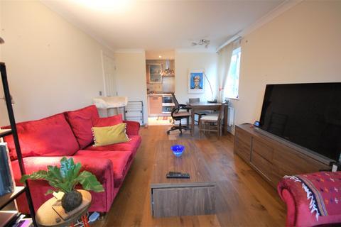 1 bedroom flat to rent, Gilbert White Close, Perivale UB6