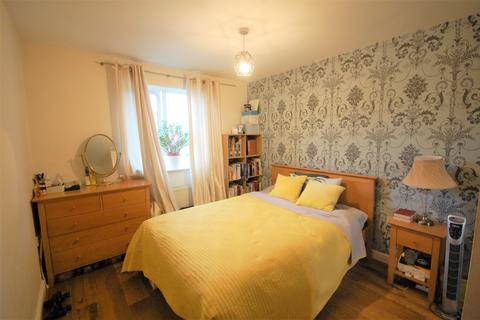 1 bedroom flat to rent, Gilbert White Close, Perivale UB6