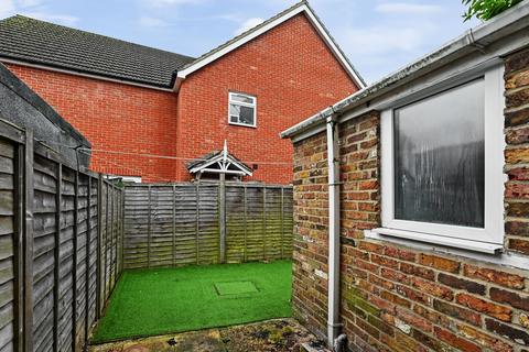 2 bedroom terraced house for sale, Canvendish Road, Aldershot, GU11