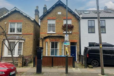 1 bedroom flat to rent, Russell Road, Wimbledon, SW19