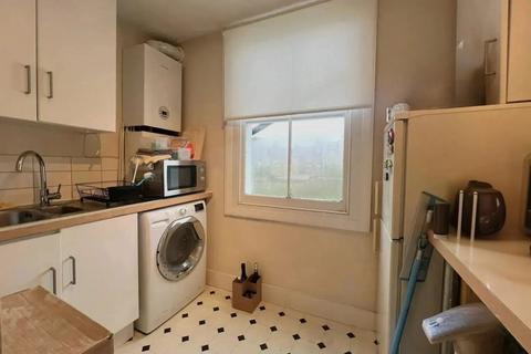 1 bedroom flat to rent, Russell Road, Wimbledon, SW19