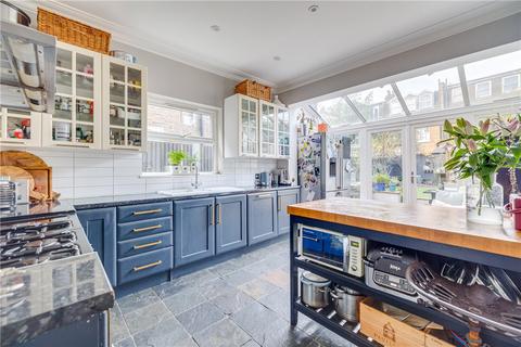 45 Replingham Road, London, SW18 5LT