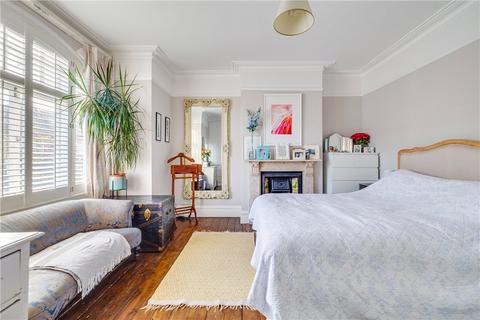 45 Replingham Road, London, SW18 5LT