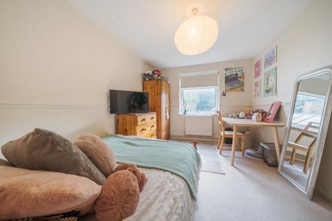 3 bedroom flat to rent, Earlsfield Road Earlsfield SW18