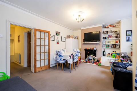 2 bedroom maisonette for sale, Forest Road, Walthamstow