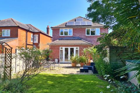 3 bedroom detached house for sale, Salisbury Road, Totton, Southampton SO40