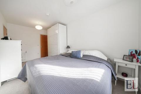 2 bedroom apartment for sale, Alpine Road, London NW9