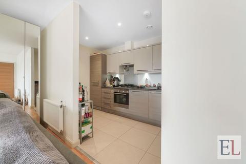 2 bedroom apartment for sale, Alpine Road, London NW9