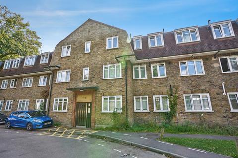 2 bedroom flat to rent, Charlton Park Road London SE7