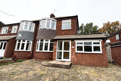 3 bedroom semi-detached house to rent, Tewkesbury Avenue, Hale, Altrincham