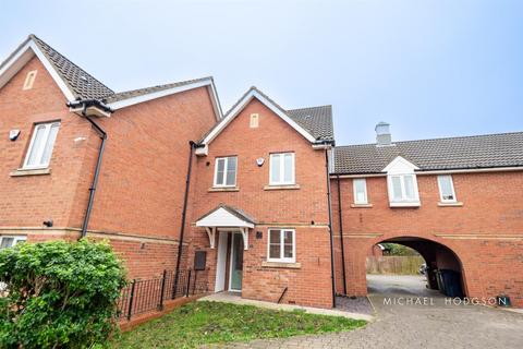 3 bedroom semi-detached house to rent, Kineton Way, Ryhope, Sunderland