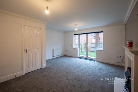 3 bedroom semi-detached house to rent, Kineton Way, Ryhope, Sunderland