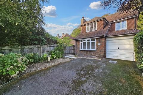 3 bedroom detached house to rent, Weysprings, Haslemere, Surrey, GU27