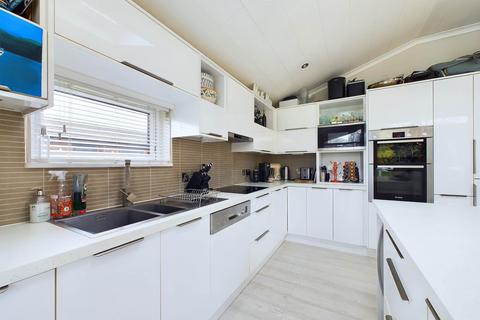 2 bedroom lodge for sale, Chargers Paddock, Marlow SL7