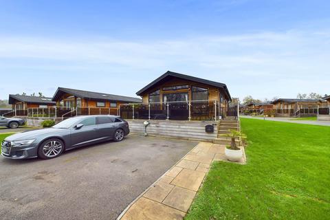 2 bedroom lodge for sale, Chargers Paddock, Marlow SL7