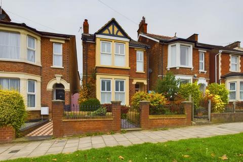 4 bedroom detached house for sale, Bierton Road, Aylesbury HP20