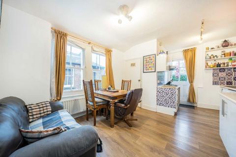 2 bedroom maisonette for sale, Louisville Road, London SW17