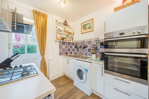 2 bedroom maisonette for sale, Louisville Road, London SW17