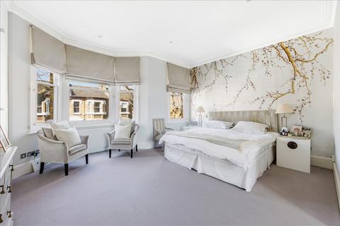 undefined, Ormiston Grove, Shepherd's Bush