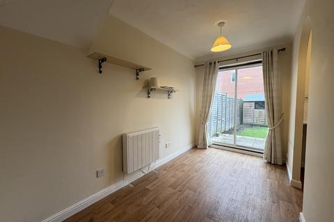 2 bedroom terraced house to rent, Florence Walk, Toftwood, Dereham, NR19