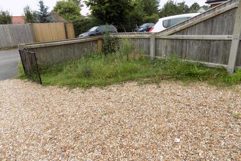 3 bedroom semi-detached house to rent, Yarborough Road, Keelby DN41