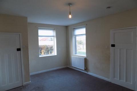 3 bedroom semi-detached house to rent, Yarborough Road, Keelby DN41