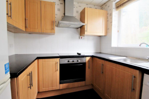 2 bedroom maisonette to rent, Rochdale Road, Manchester M9