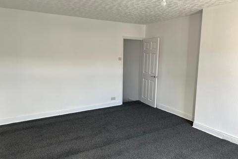 2 bedroom maisonette to rent, Rochdale Road, Manchester M9