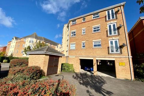 1 bedroom flat for sale, Holmes Court, Fenners Marsh, Gravesend, Kent, DA12