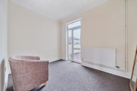 40 Hurst Grove, Bedford, MK40 4DP
