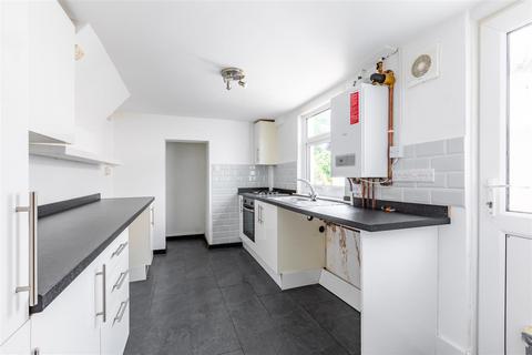 2 bedroom house for sale, Robertson Road, Brighton