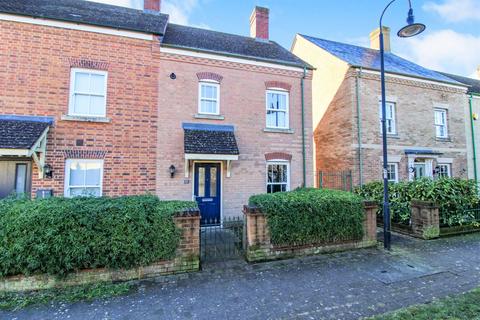 2 bedroom semi-detached house to rent, Aviemore Road, Swindon SN1