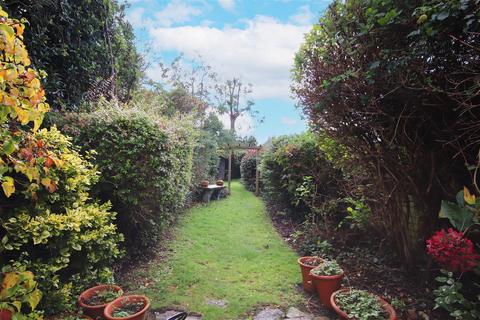 2 bedroom terraced house to rent, Western Road, Lymington