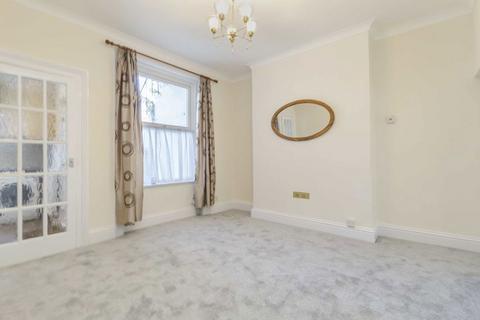 1 bedroom flat to rent, Ferry Road, Teddington TW11