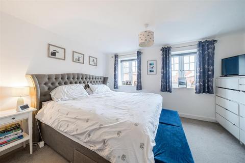 5 Bede Walk, Great Denham, Bedford, MK40 4TW