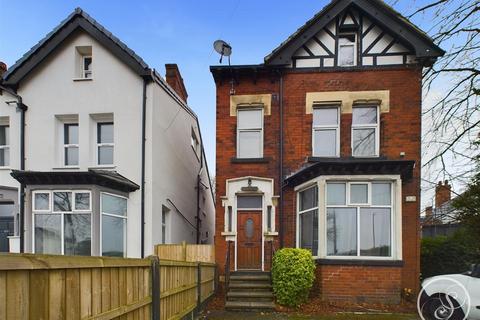 4 bedroom duplex for sale, Street Lane, Leeds