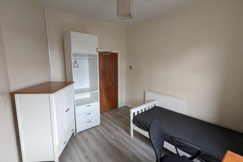 1 bedroom terraced house to rent, Salford, M6