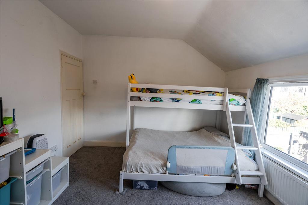 Bedroom 2 (2)