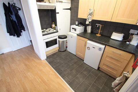 2 bedroom terraced house to rent, Granby Street, Headingley, Leeds, LS6 3AZ