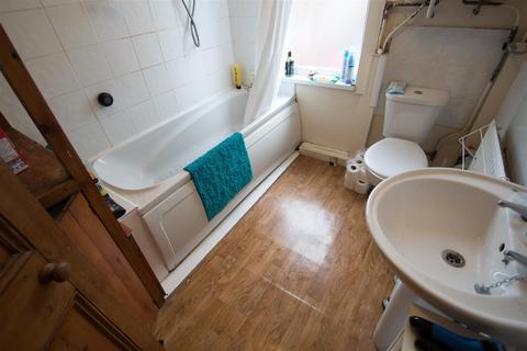 2 bedroom terraced house to rent, Granby Street, Headingley, Leeds, LS6 3AZ