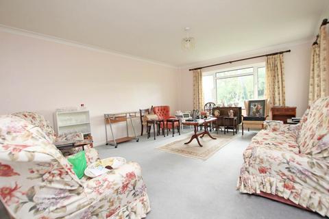 3 bedroom flat for sale, Compton Place Road, Eastbourne, BN21 1EE