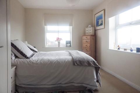 2 bedroom apartment for sale, Lynmouth Road, Swindon SN2