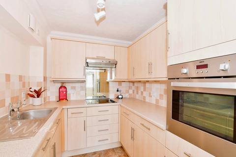 1 bedroom apartment to rent, Worthington Lodge East Street CT21