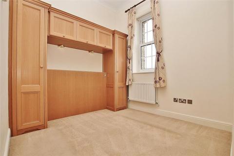 2 bedroom apartment to rent, Florence Court, Woking GU21