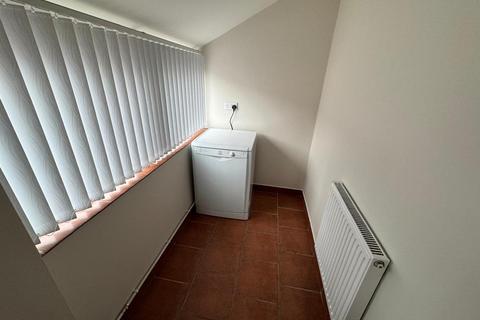 2 bedroom end of terrace house to rent, Berkeley Road East, Birmingham B25