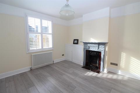 2 bedroom detached house to rent, High Street, London Colney, St Albans